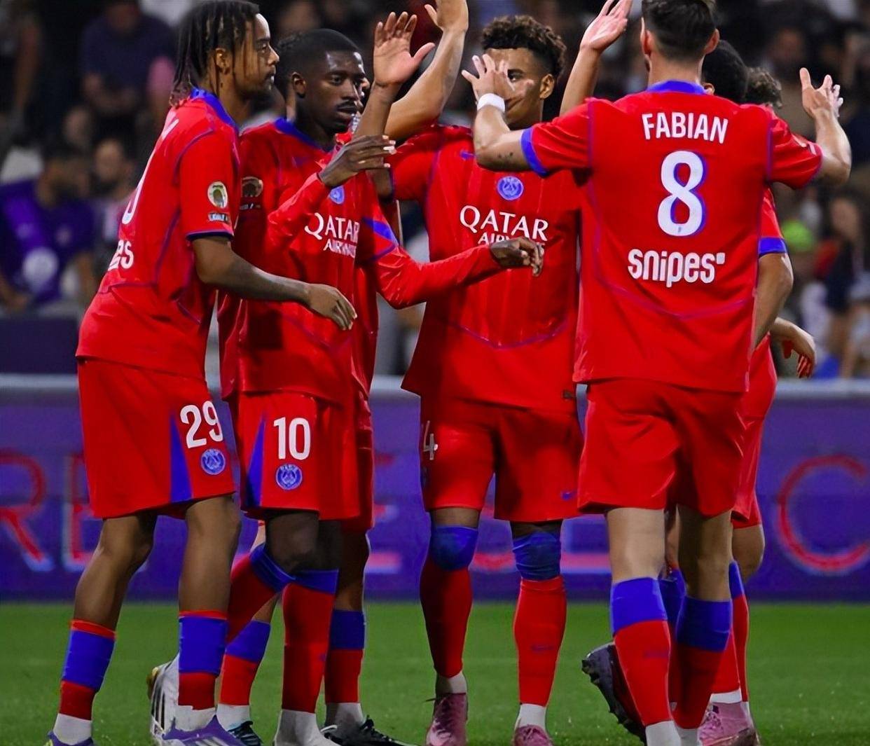 西甲倒计时；拜仁慕尼黑赛前临场应变；细节引发关注；管理层满意；医务组通报恢复的简单介绍